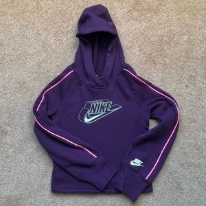 HOSTPICKx4 💜 Nike Girl's Graphic Slim Fit Hoodie in Purple
